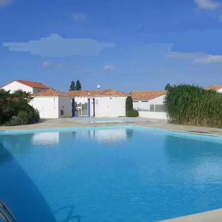 Maison Familiale Avec Piscine, Proche Et Commerces - Fr-1-476-214 * La Faute-sur-Mer
